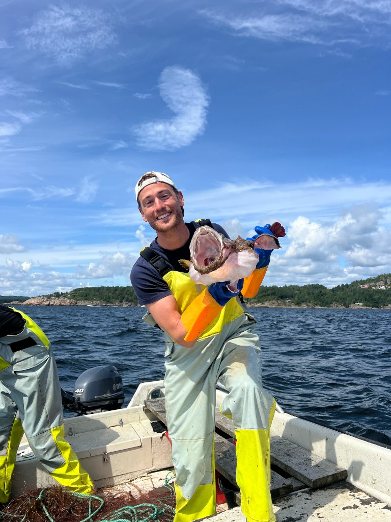 Torbjørn med fangst i båten